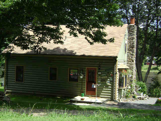 Building photograph for 18 VIRGINIA LN